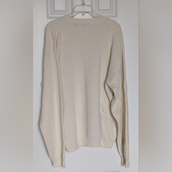 Izod Men's (Size L) Cream Cotton Crewneck Knit Sweater w/Textured Grid Design - Picture 6 of 15